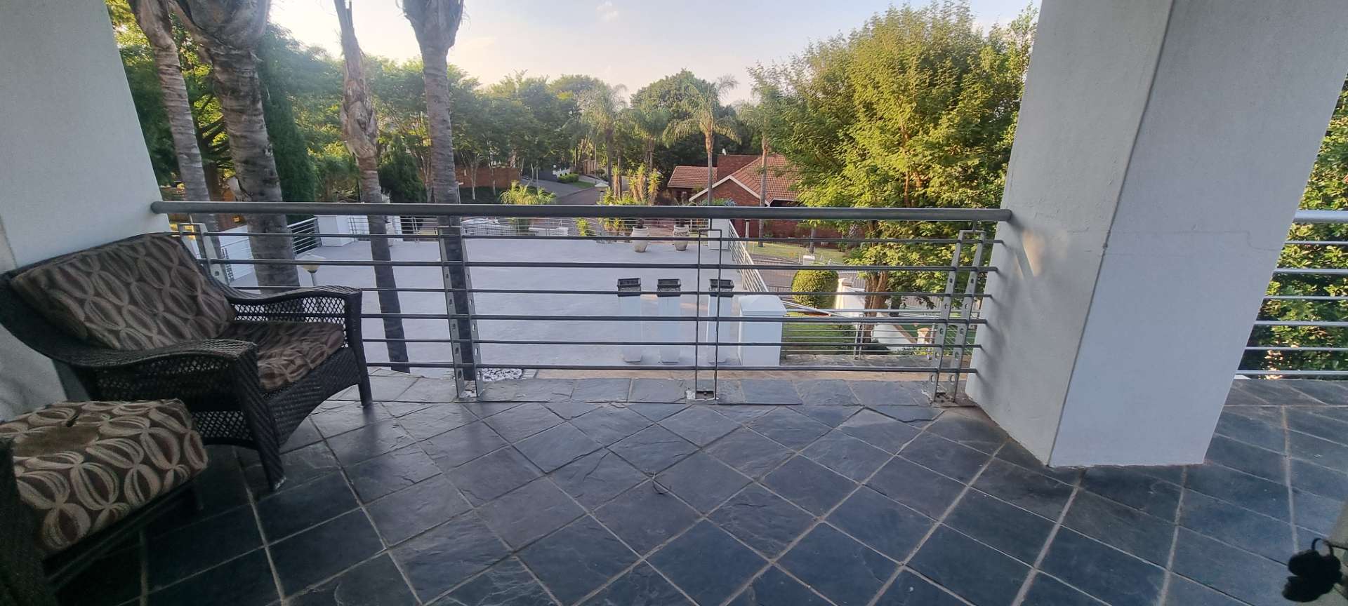 329494314.jpg