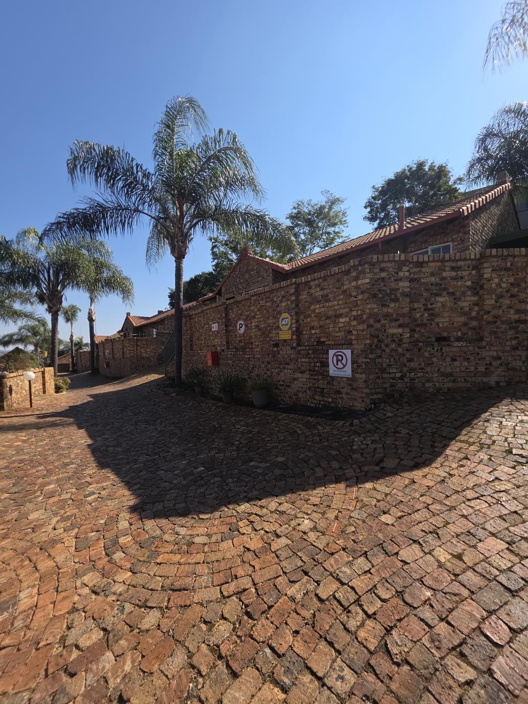 4 Bedroom Townhouse for Sale - Gauteng